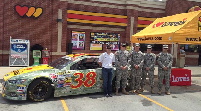 Gilliland, military unveil Daytona paint scheme