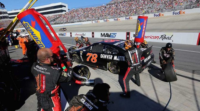 Pit stop problems bite Kurt Busch once again