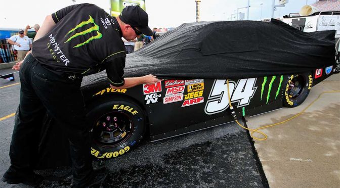 Rain briefly halts on-track activity at Atlanta