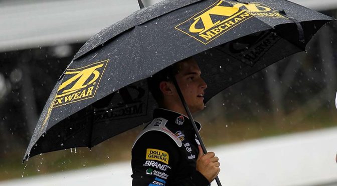 Rain forces early halt to Dover Truck practice