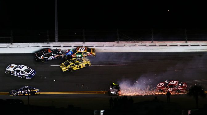 Featured image for Early wrecks cause teams to scramble for cars