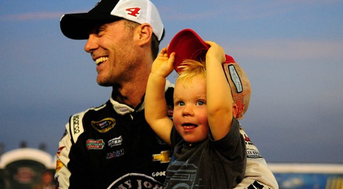Harvick wins sixth pole of 2014 at Atlanta
