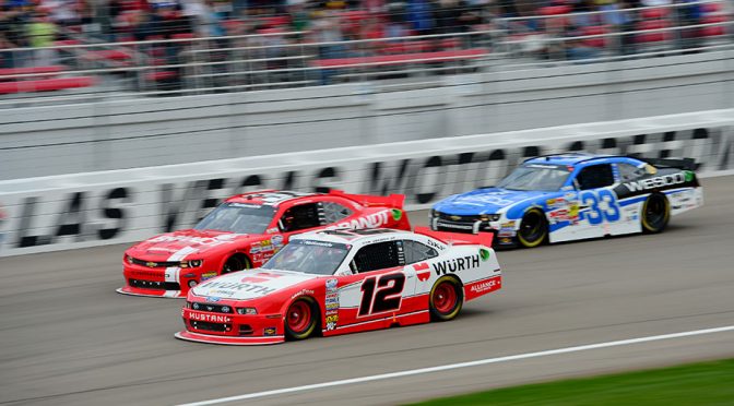 Hornish wins Sam's Town 300