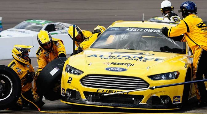 Pinch-hitters on pit box help Keselowski to third