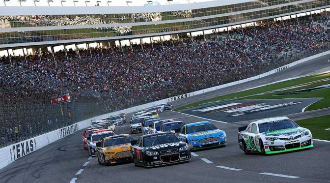 Kyle Busch completes sweep at Texas