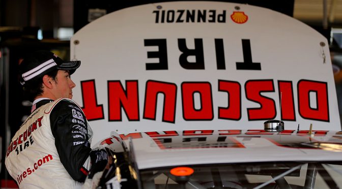 Logano sub Blaney welcomed weekend rain