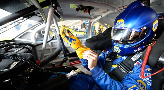 Featured Image for Truex Jr. speeds to Sprint Showdown pole