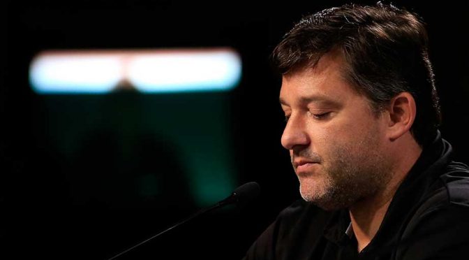 Social media data on Tony Stewart's return