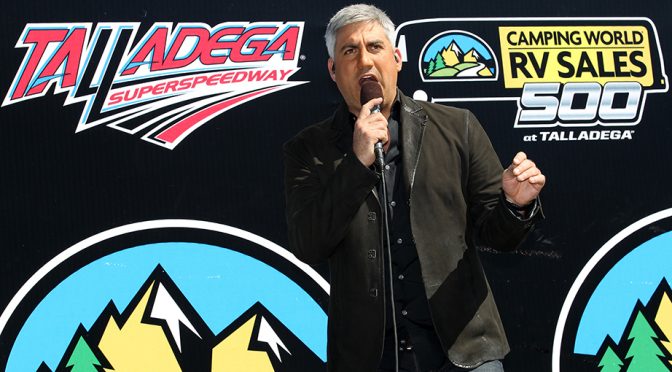 Six Pack of Pop: Taylor Hicks, big Dale Jr. fan