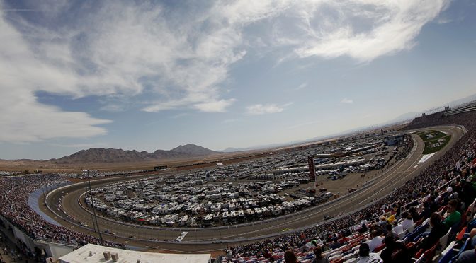 Featured image for Momentum carries Kenseth in Vegas practice