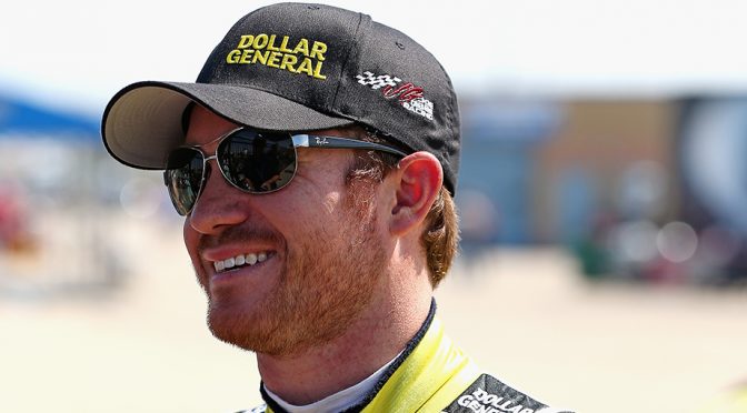 Vickers' whirlwind week ends with top-five