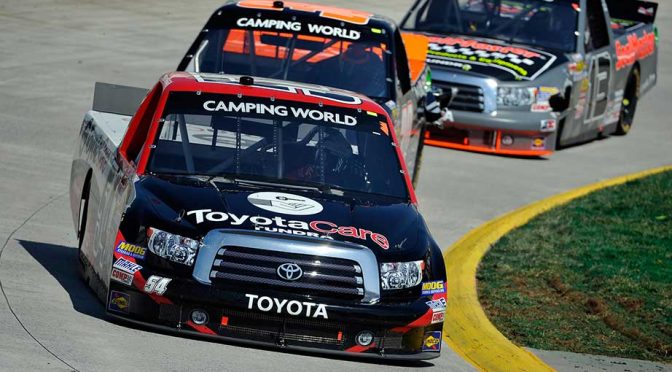 Wallace fights for top-five at Martinsville