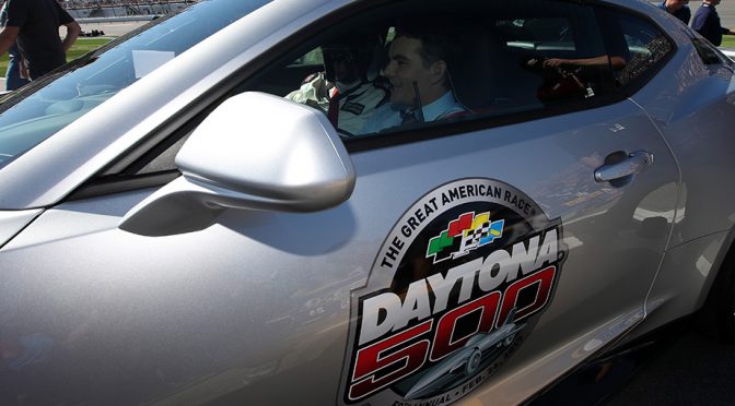 ‘Aggressive’ Jeff Gordon receives a little birdie from fellow highway driver