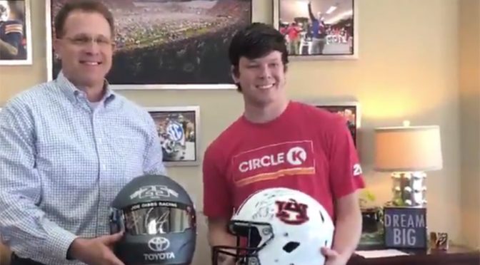 Erik Jones makes a visit to Auburn, exchanges helmets with Gus Malzahn