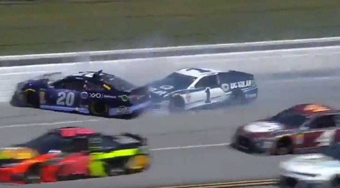 Jones sparks multi-car wreck involving contenders Truex, Larson