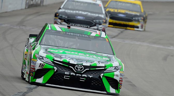 Kyle Busch, Harvick divide stage wins at Texas Motor Speedway
