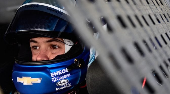 Featured Image for Kyle Larson helps honor military spouse, supports USO programs