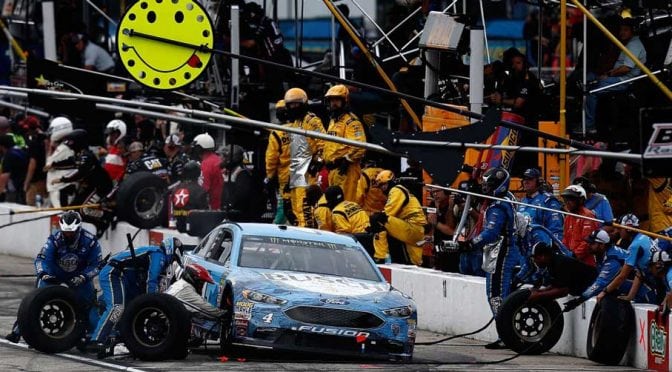 Kevin Harvick wins despite slower pit stops than Kyle Busch