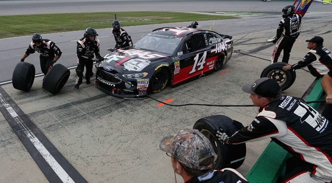 Featured Image for Pit road stats: Clint Bowyer’s No. 14 team struggles at Kentucky