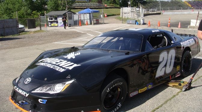 Featured Image for Fresh off massive Daytona victory, Erik Jones geared up for Slinger Nationals