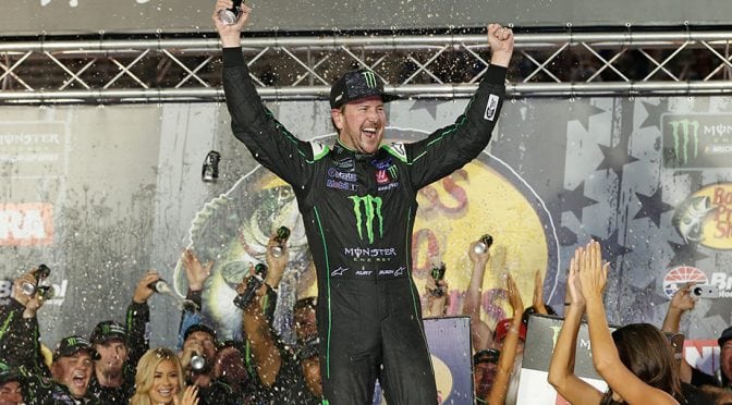 Kurt Busch survives chaos in Bristol for first 2018 win
