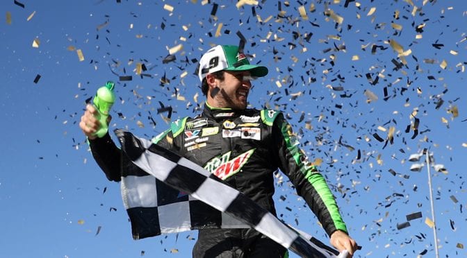 Chase Elliott holds off Kyle Busch for Kansas win; Round of 8 set