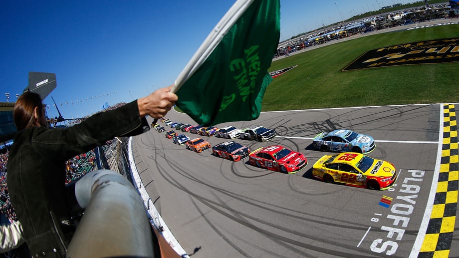 Green flag drops at Kansas Speedway