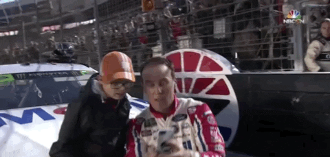2018 Nov26 Steveluvender Gifs 19 Harvick Selfie