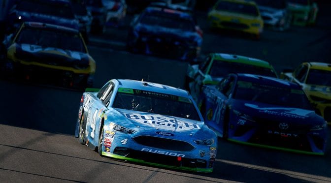 Kevin Harvick overcomes early flat, claims final Championship 4 berth