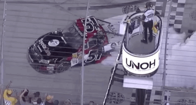2019 Jan22 Steveluvender Kyle Busch Gifs 15 Burnout