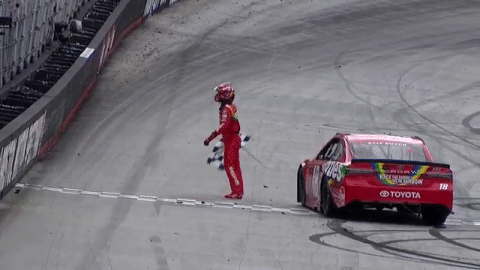 2019 Jan22 Steveluvender Kyle Busch Gifs 19 Bow