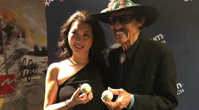 Richard Petty shows off billiards trick shot with ‘Black Widow’