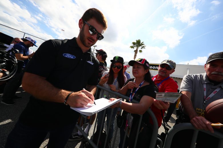 Suarez Driversmeeting