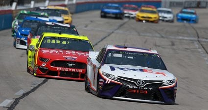 Hamlin, Logano divide stage wins at Texas Motor Speedway