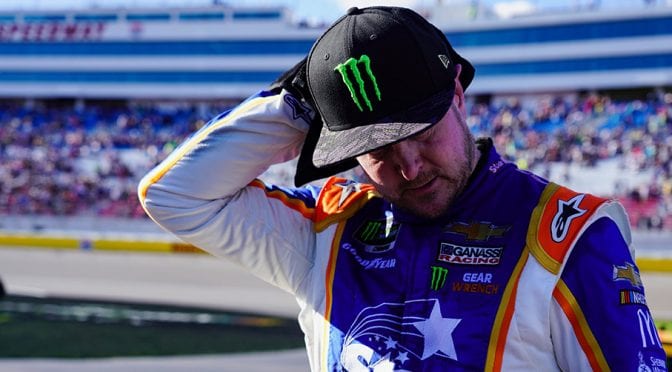 Kurt Busch rides contrarian strategy to top-five finish