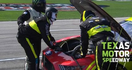 Mechanical issue sends Ryan Blaney behind the wall