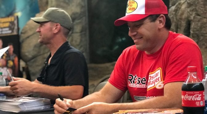 Bowyer and Newman go elbow to elbow — not toe to toe — in autograph appearance