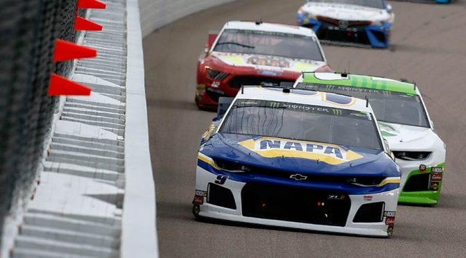 Chase Elliott, Kevin Harvick divide stage wins at Kansas Speedway