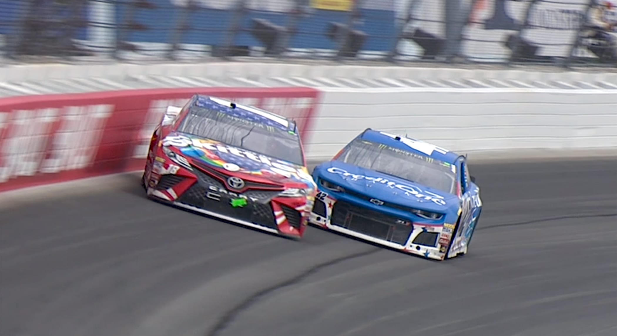 Slide job! Relive the thrilling 2018 Chicagoland finish