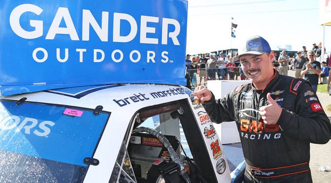 Featured image for Moffitt dominates Canadian Tire, wins second playoff race