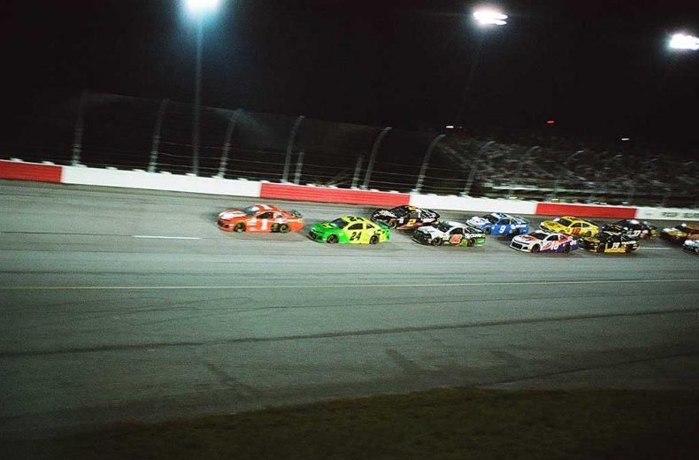 Kurt Busch leads the way early at Darlington Raceway