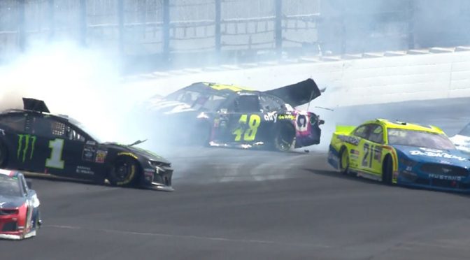 Featured image for Wreck ends Johnson’s playoff chances at Indianapolis