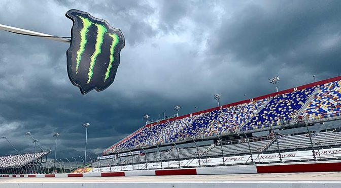 Featured Image for Rain delays start of Bojangles’ Southern 500 at Darlington