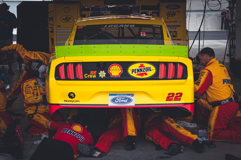 Logano Dover Garage