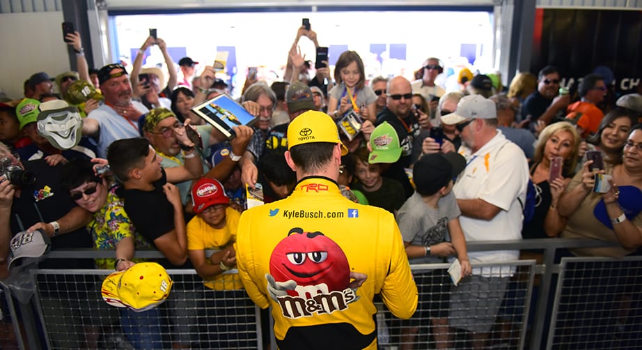 How to draw a nascar crash picture