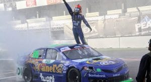 Ruben Garcia Jr. celebrates in Mexico City.