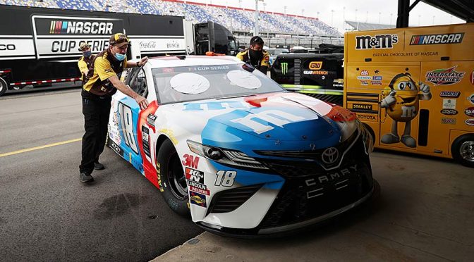 Kyle Busch to drop to the rear after JGR No. 18 fails pre-race inspection twice at Darlington