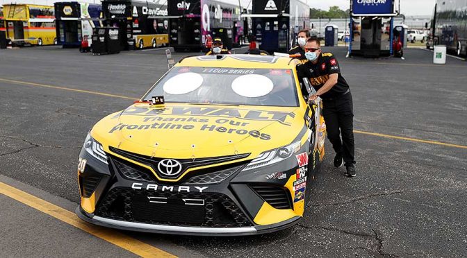 NASCAR issues lug-nut penalties from Darlington