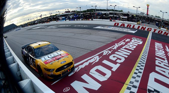 Featured image for Clint Bowyer rides to sweep of stage wins in Darlington midweek race