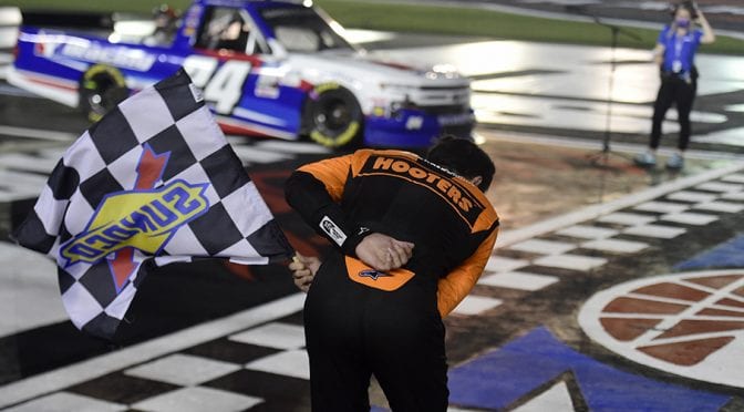 Elliott bows after capturing ‘Busch bounty’ at Charlotte